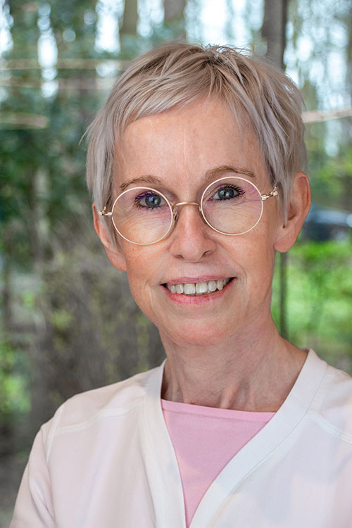 Dr. Katrien Vossaert